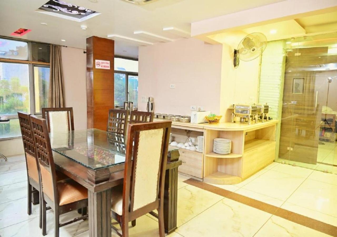 Glory Villa New Delhi Buitenkant foto